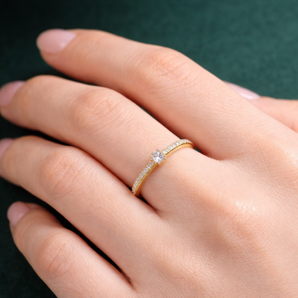 Thin Pavé Star Ring in 925 Sterling Silver