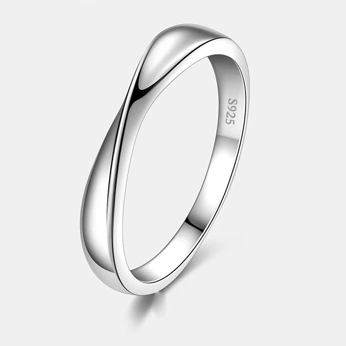 Aligned Ring — Sterling Silver & Moissanite