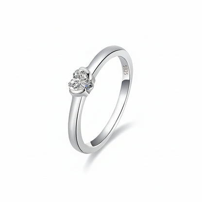 Amélie Heart Moissanite Ring 0.3 CT