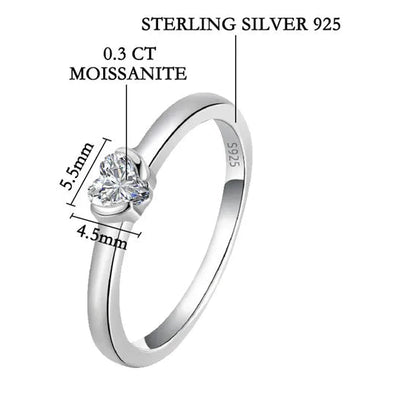 Amélie Heart Moissanite Ring 0.3 CT