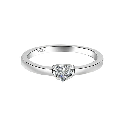 Amélie Heart Moissanite Ring 0.3 CT