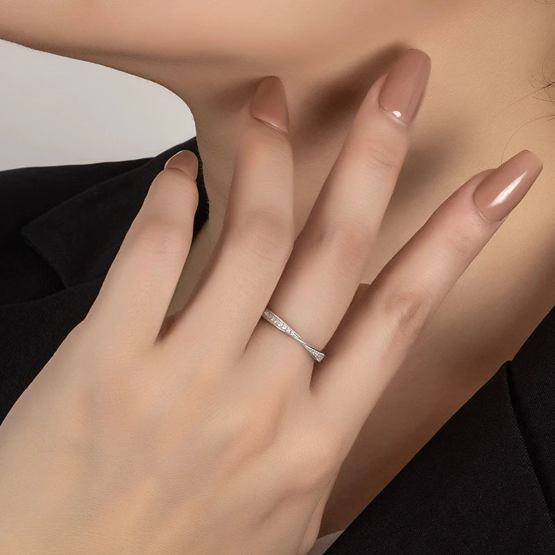 Aligned Ring — Sterling Silver & Moissanite